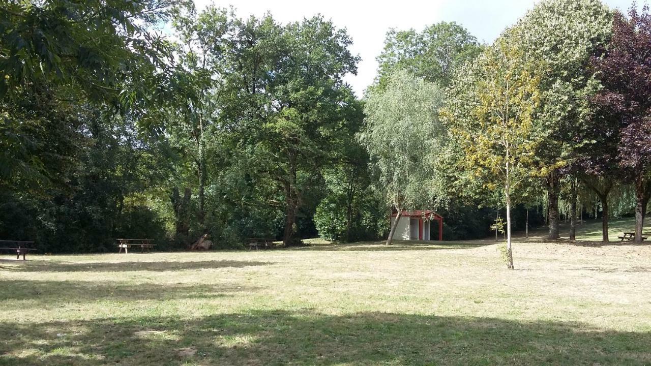 L' Esterlanges Suite Famille 2 Chambres 4 Personnes Proche Puydufou Saint-Vincent-Sterlanges Εξωτερικό φωτογραφία