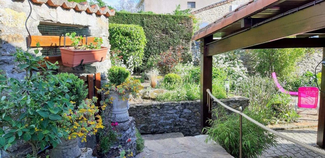 L' Esterlanges Suite Famille 2 Chambres 4 Personnes Proche Puydufou Saint-Vincent-Sterlanges Εξωτερικό φωτογραφία